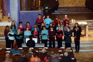 2. Abendgottesdienst Kath. Kirche Bft. - Auftritt Junger Chor (068)