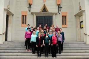 5. Abendgottesdienst Kath. Kirche Bft. - Fototermin Junger Chor (026)