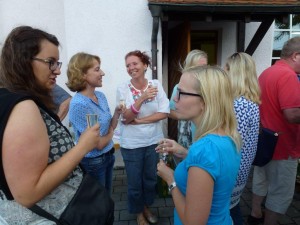 Das Sektglas in der Hand (P1100970)