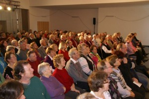 Sonntags - gespannte Blicke (DSC08554)