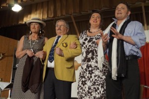 5. Viere glücklich ''Arm in Arm'' (DSC03049)