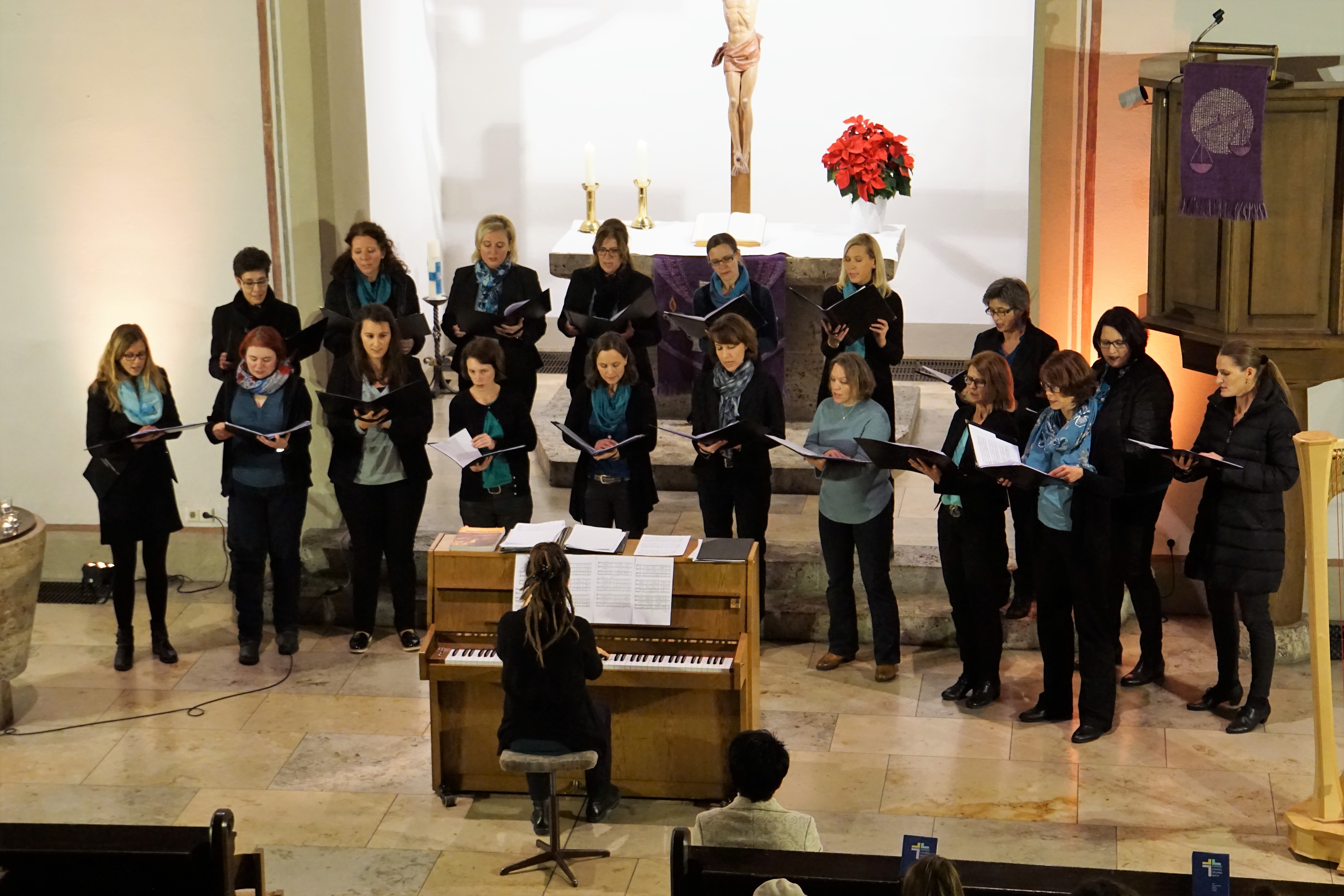 Adventskonzert, Ev. Kirche Weingarten - CHORifeen allein (DSC04278)